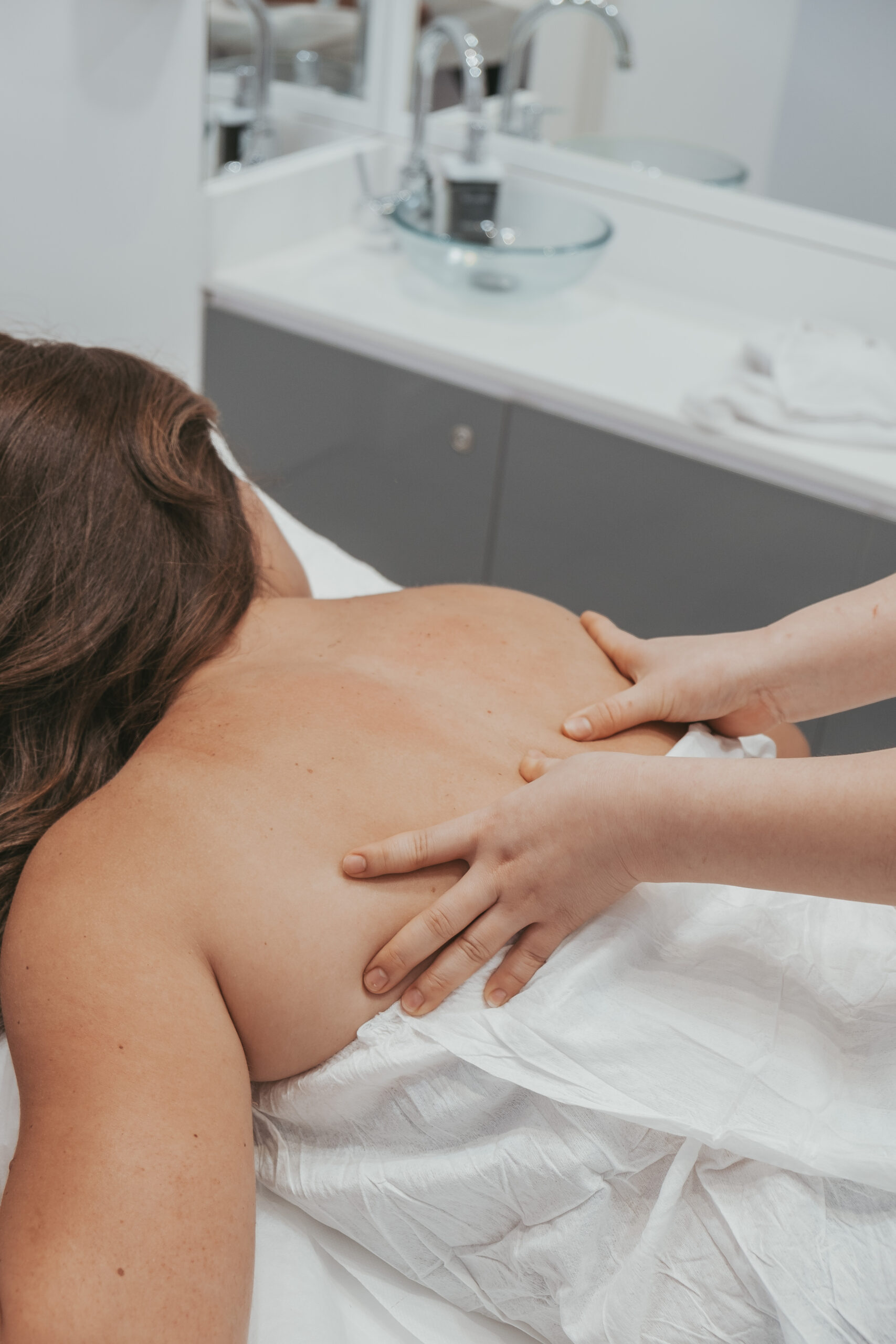 what is a deep tissue massage